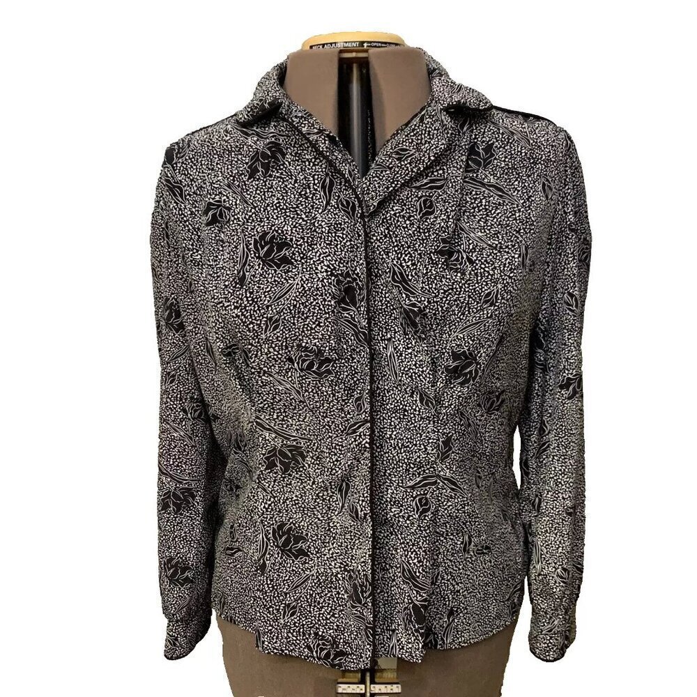 T R Bentley. Size 1X. Corded Fitted. Long Sleeve w Button Cuff. Dressy. B68
